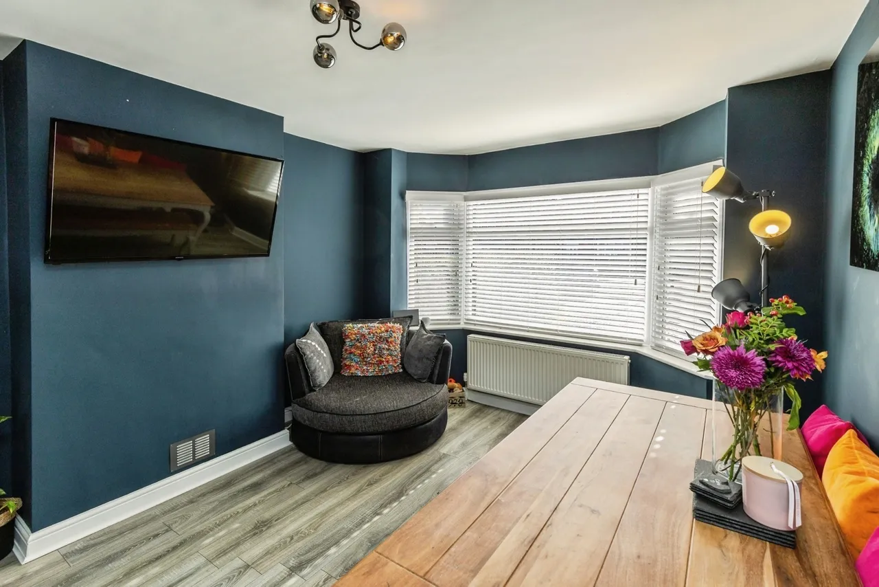 Bangor Road, Johnstown, LL14, photo 6