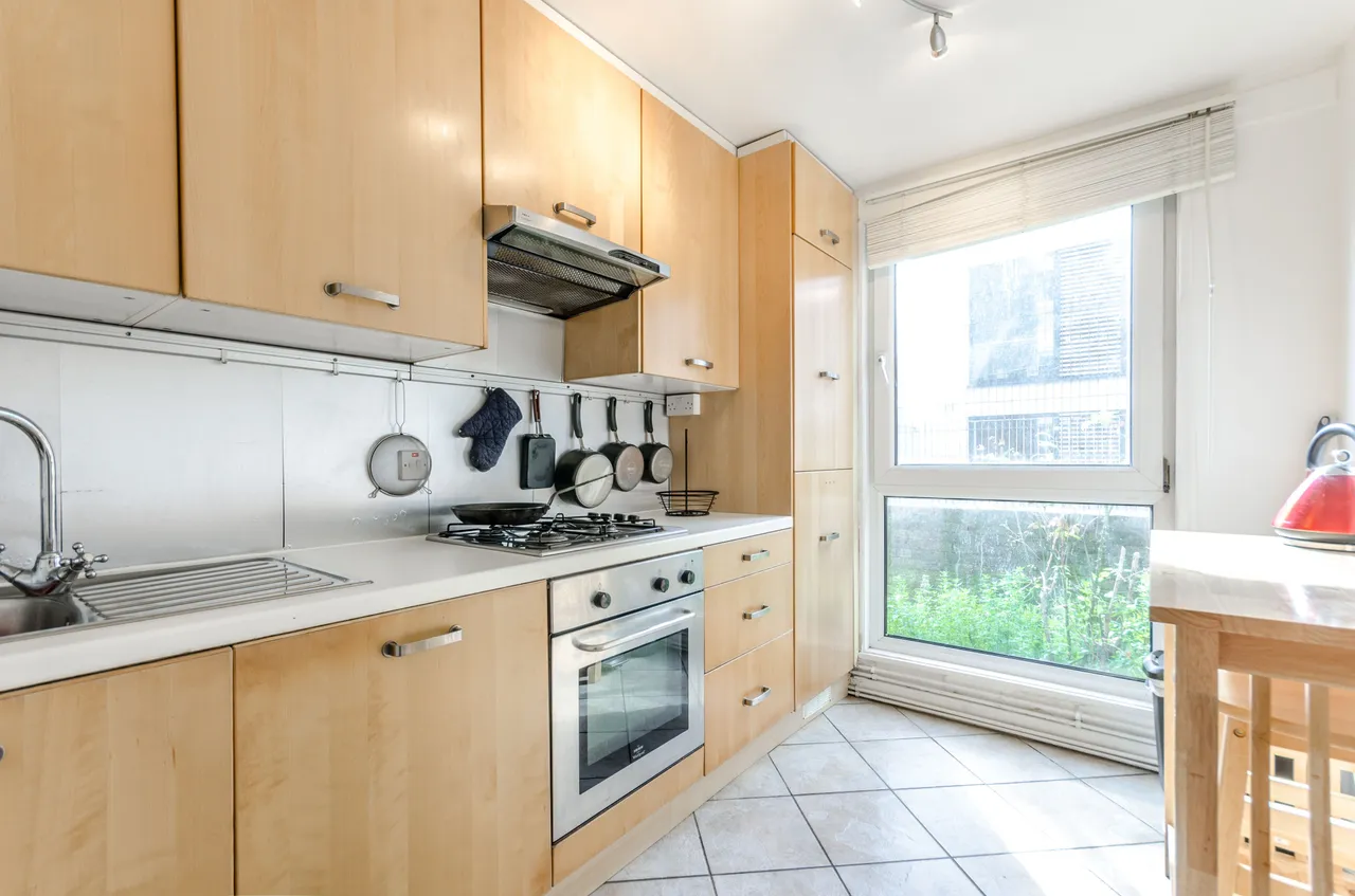 Flat 44, 6-10 Aberdeen Park, London, photo 4