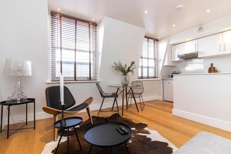 1 bed flat to rent, Cornwall Crescent, London, W11