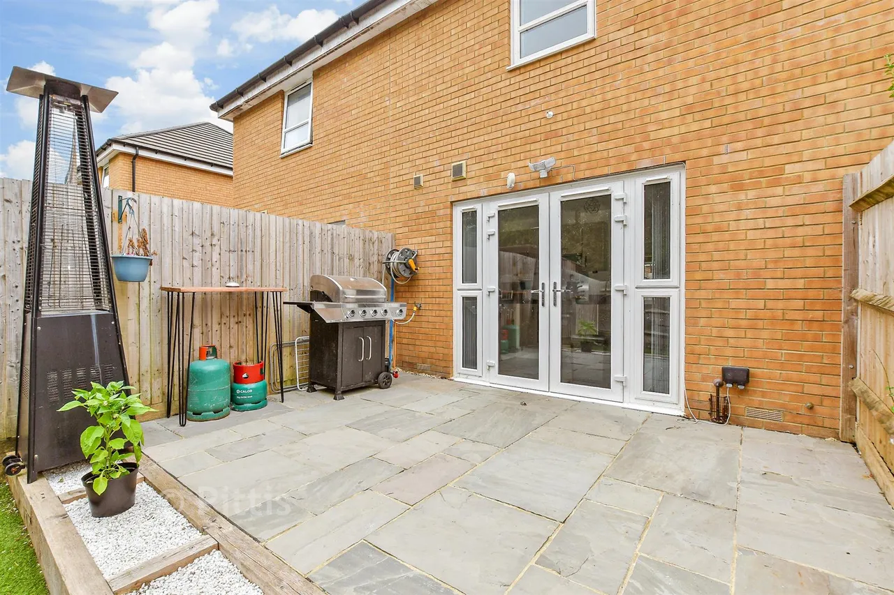 Wintergreen Gardens, Newport, PO30, photo 12
