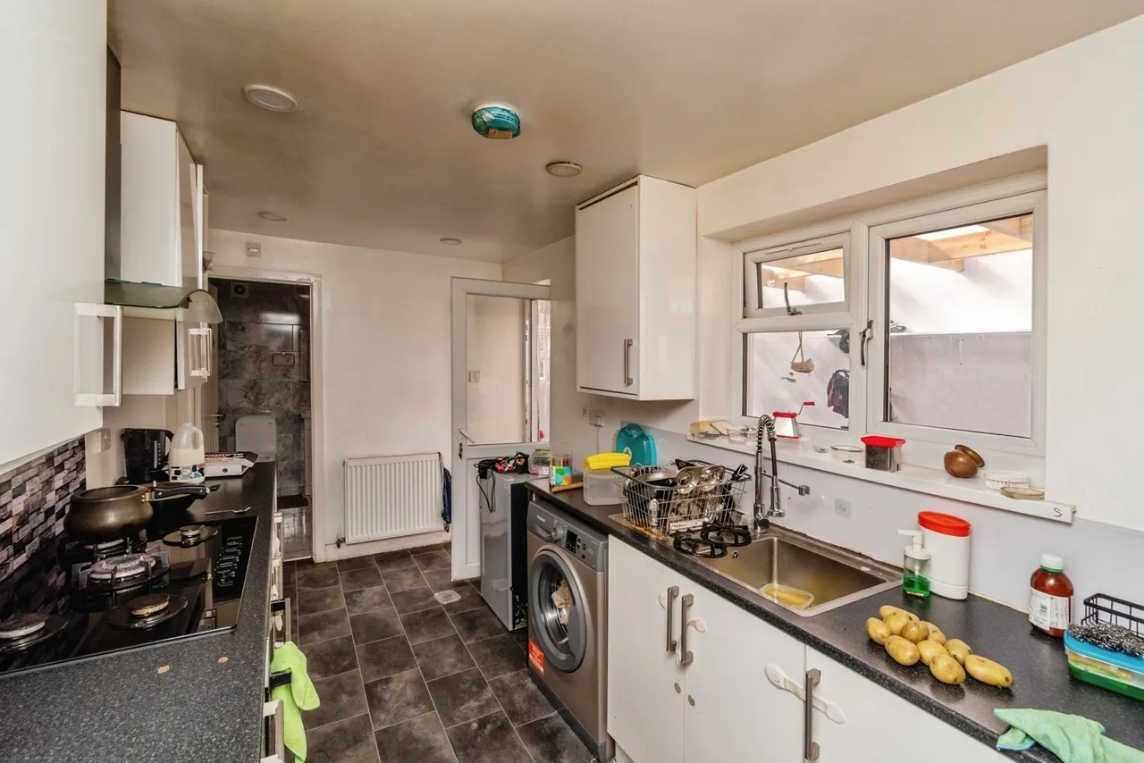 St. Annes Road, Willenhall, WV13, photo 5
