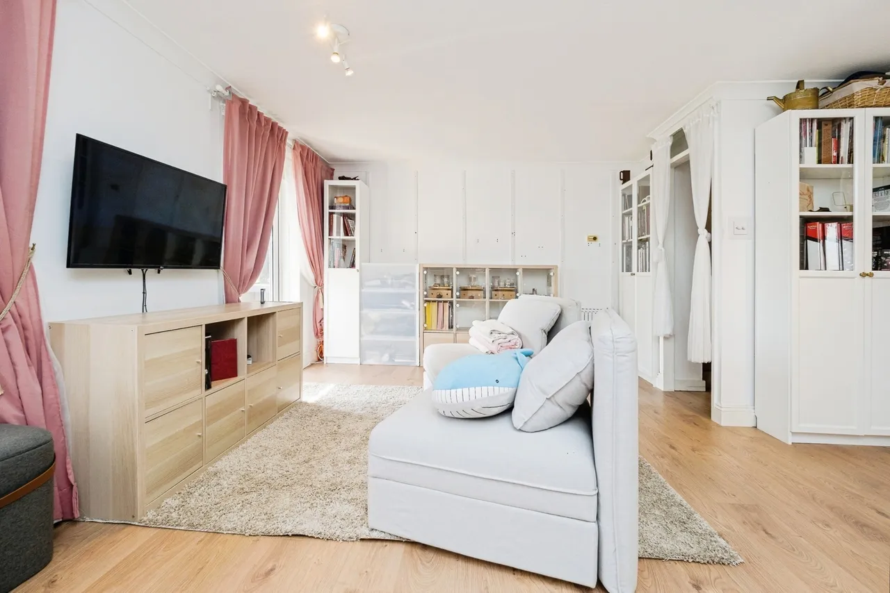 Tamar Square, WOODFORD GREEN, Essex, IG8, photo 16