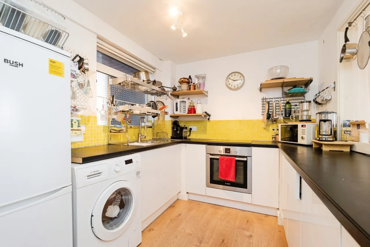 Tamar Square, WOODFORD GREEN, Essex, IG8, photo 5
