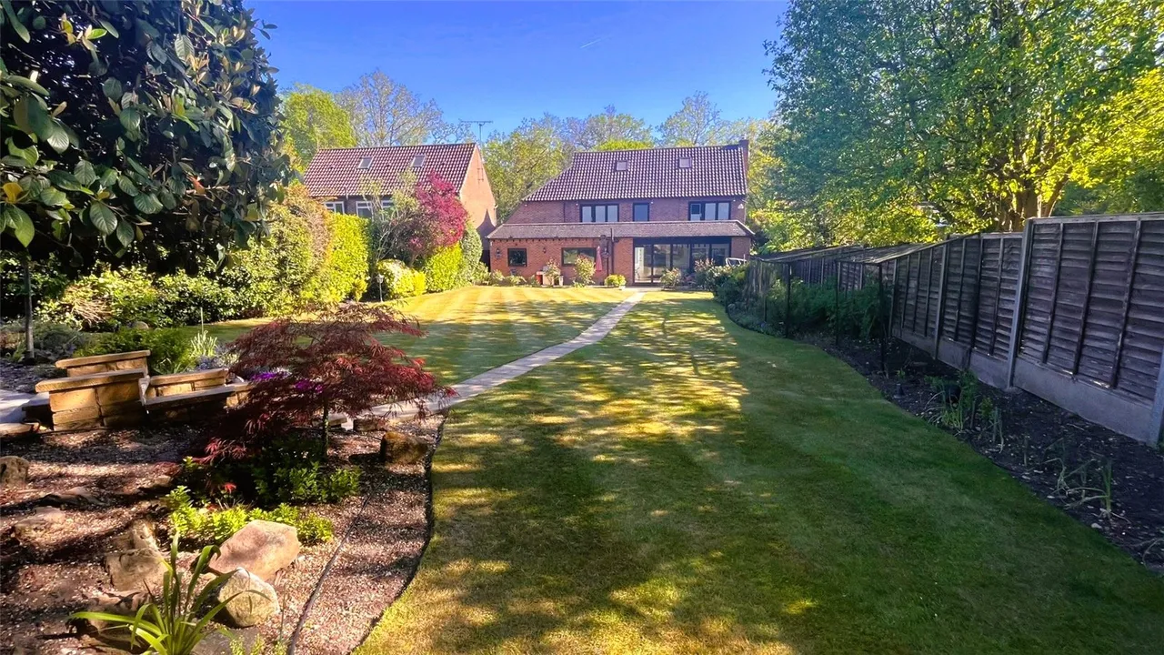 Old Bisley Road, Frimley, Surrey, GU16 9RE, photo 19