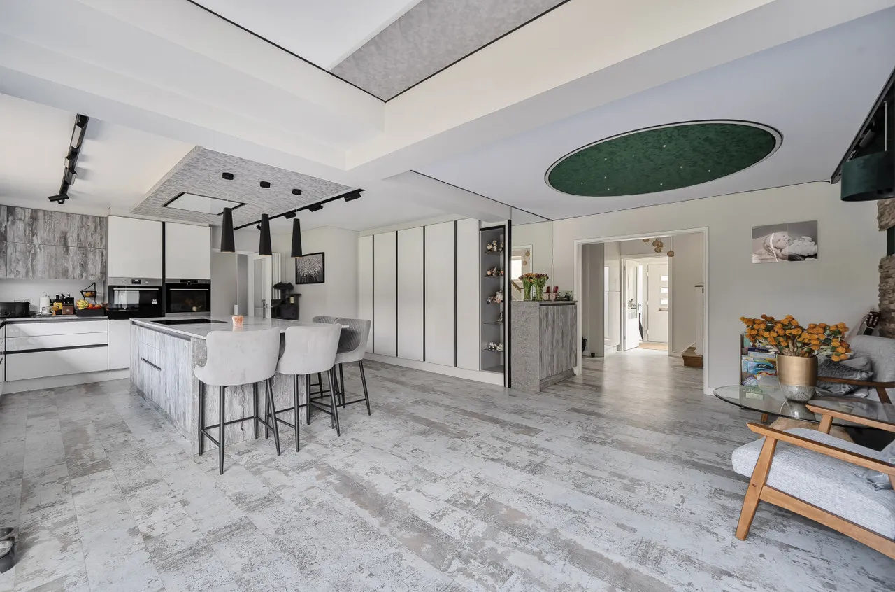 Old Bisley Road, Frimley, Surrey, GU16 9RE, photo 4