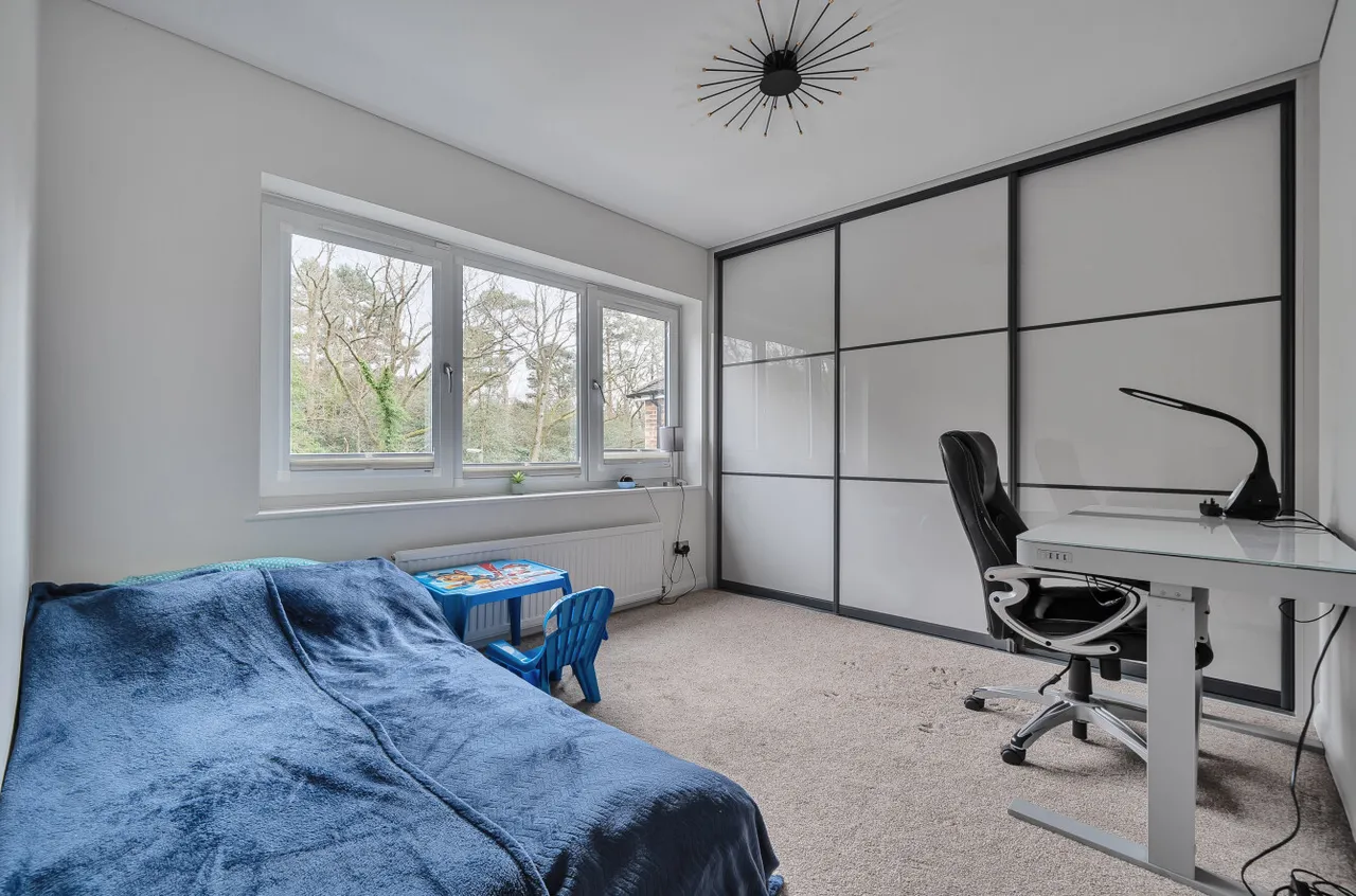 Old Bisley Road, Frimley, Surrey, GU16 9RE, photo 16