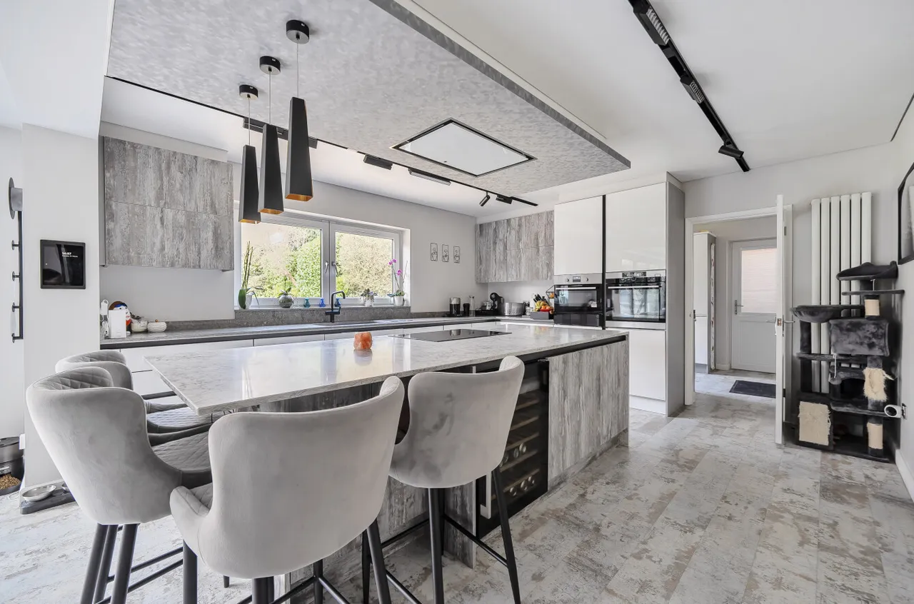Old Bisley Road, Frimley, Surrey, GU16 9RE, photo 8