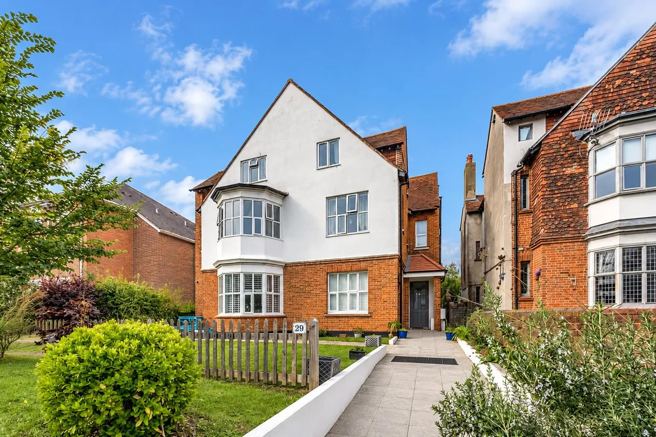 2 bed flat for sale, Boscobel Road, St Leonards-On-Sea