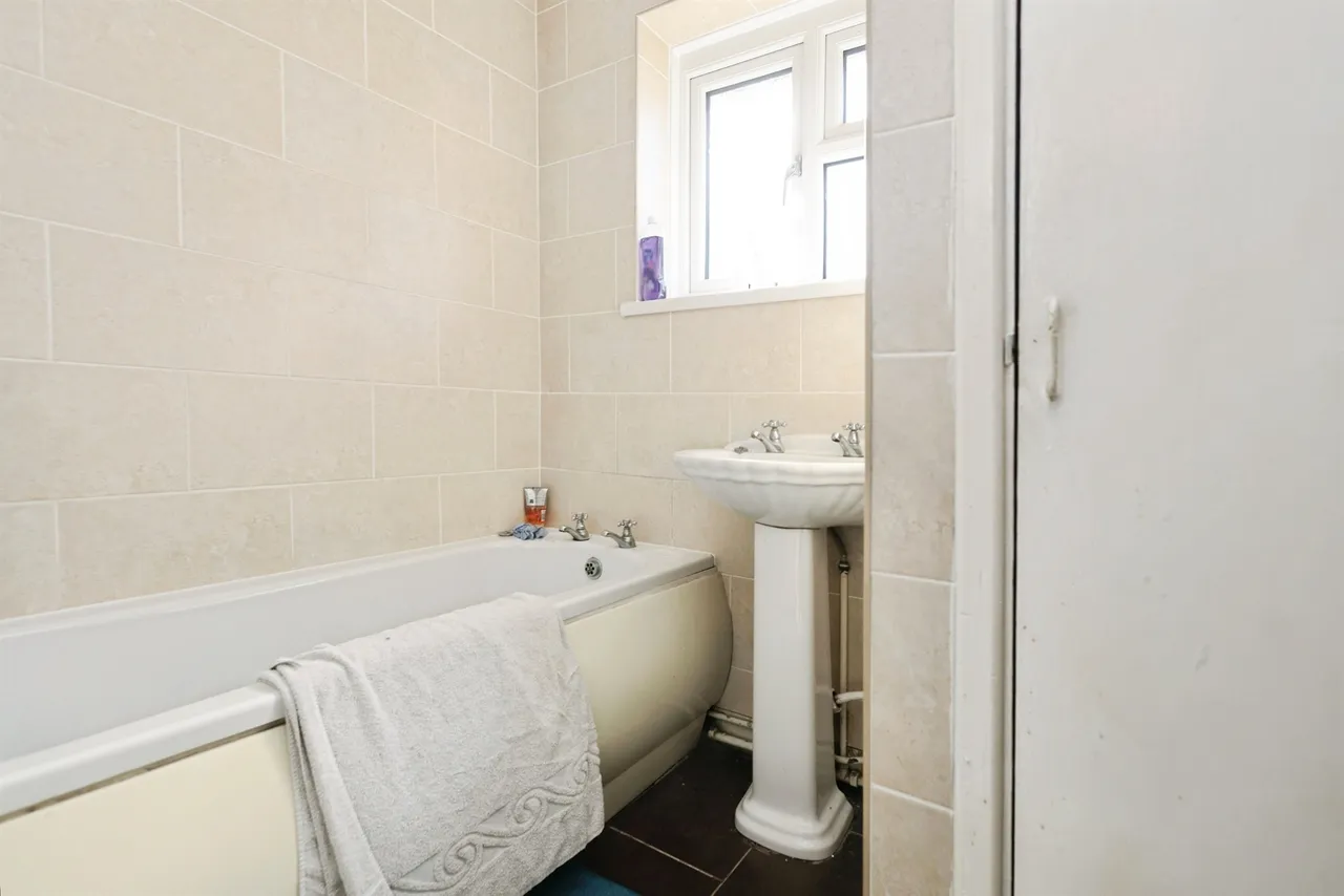 Eagle Close, Rowley Regis, B65, photo 12