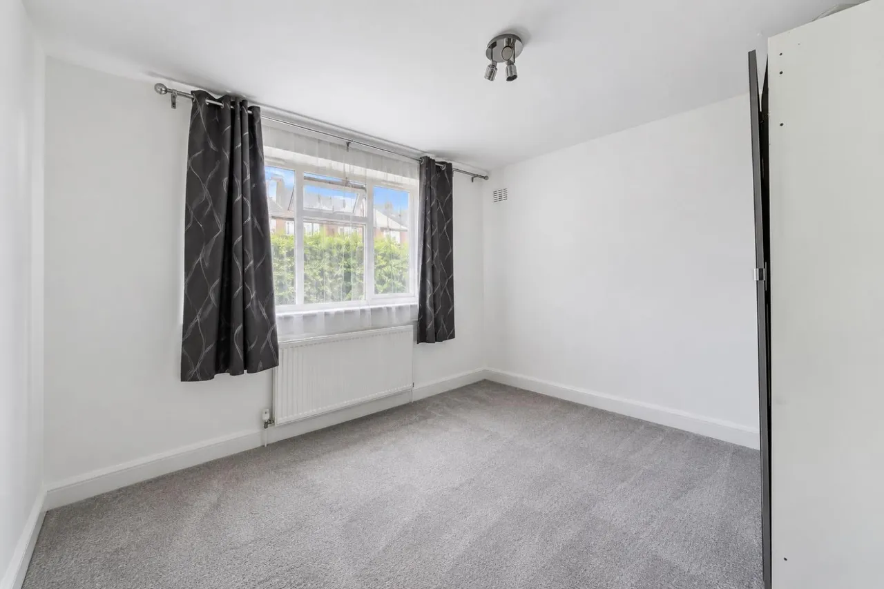 Avon Close, Worcester Park, photo 7