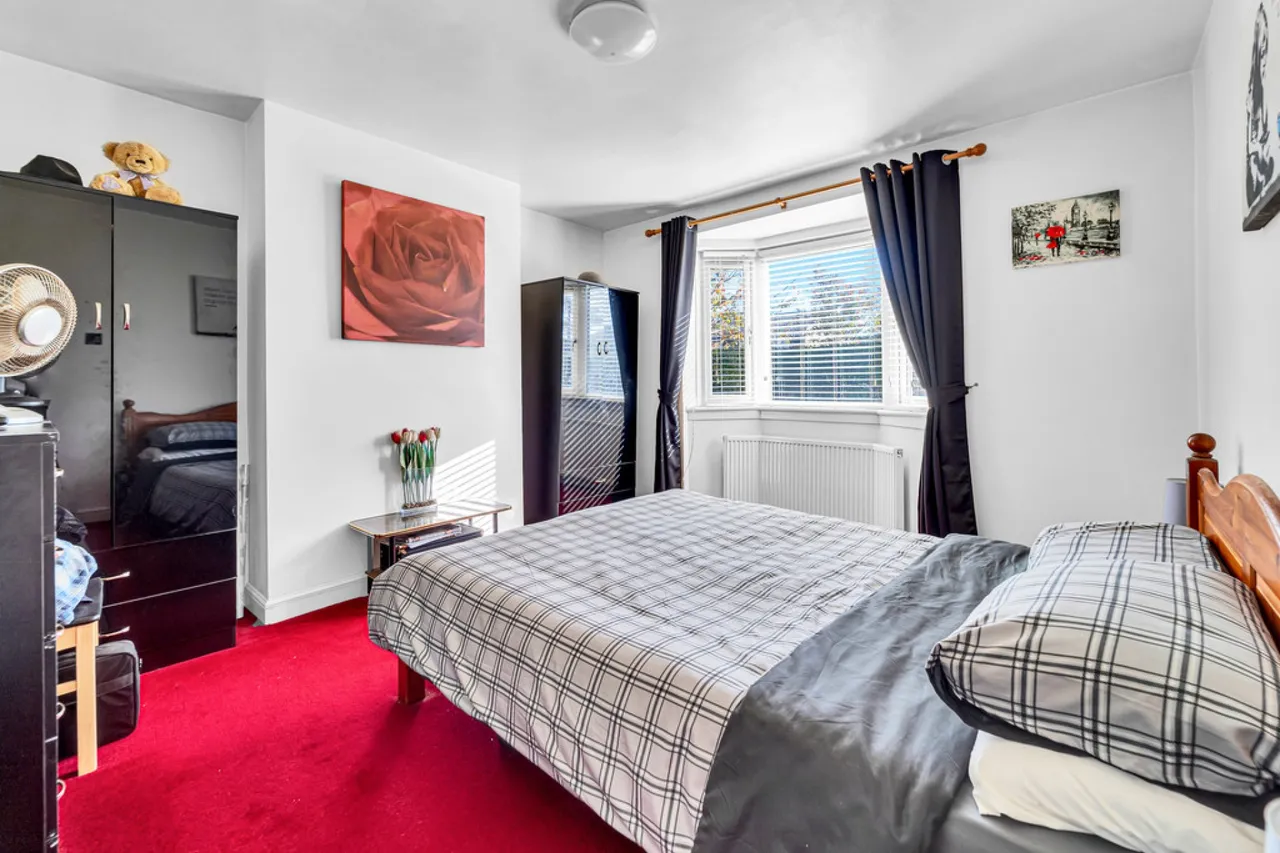 Oakhall Drive, Sunbury-on-Thames, TW16, photo 4