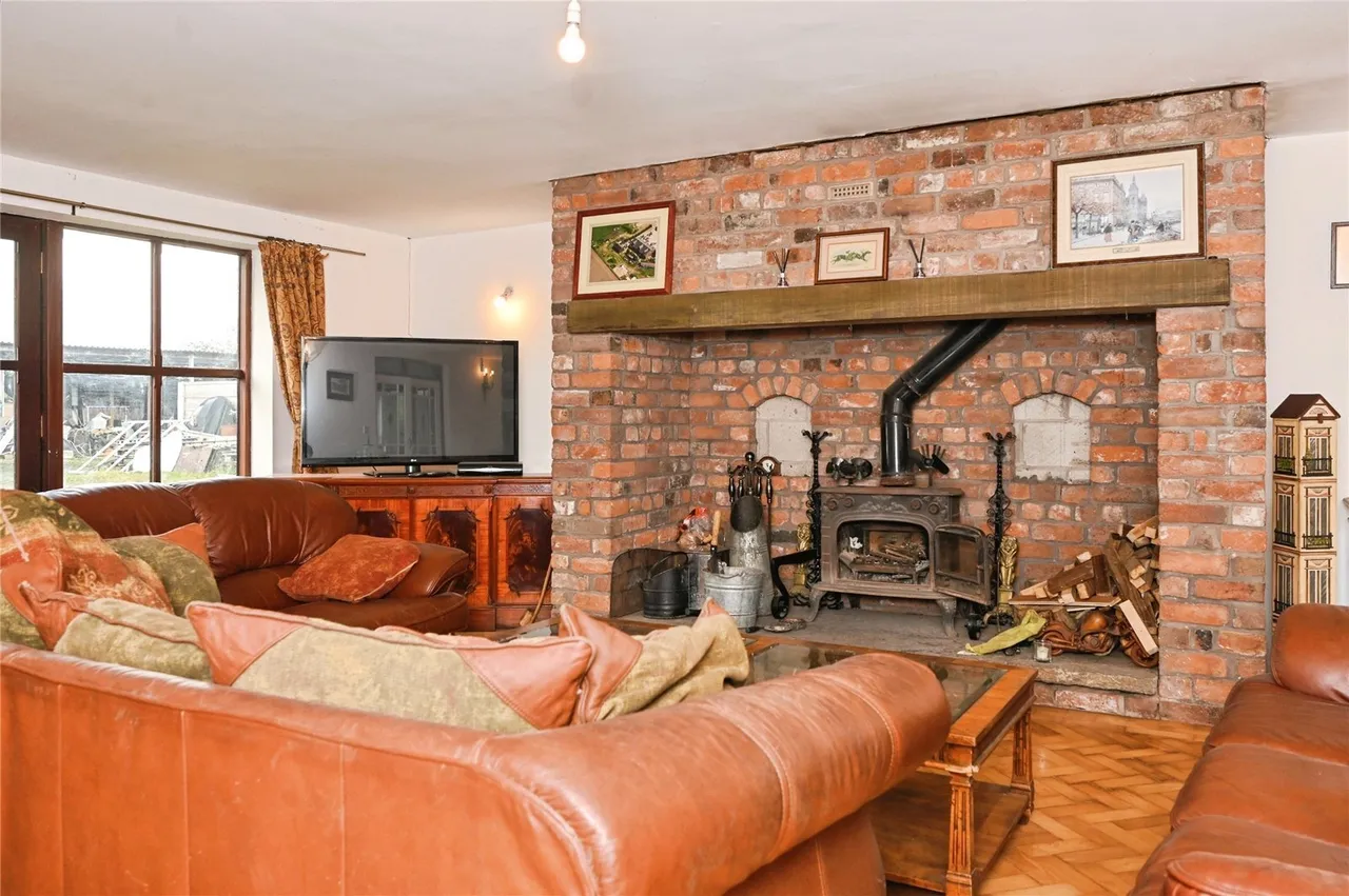 Hall Lane, Burtonwood, Warrington, Cheshire, WA5, photo 4