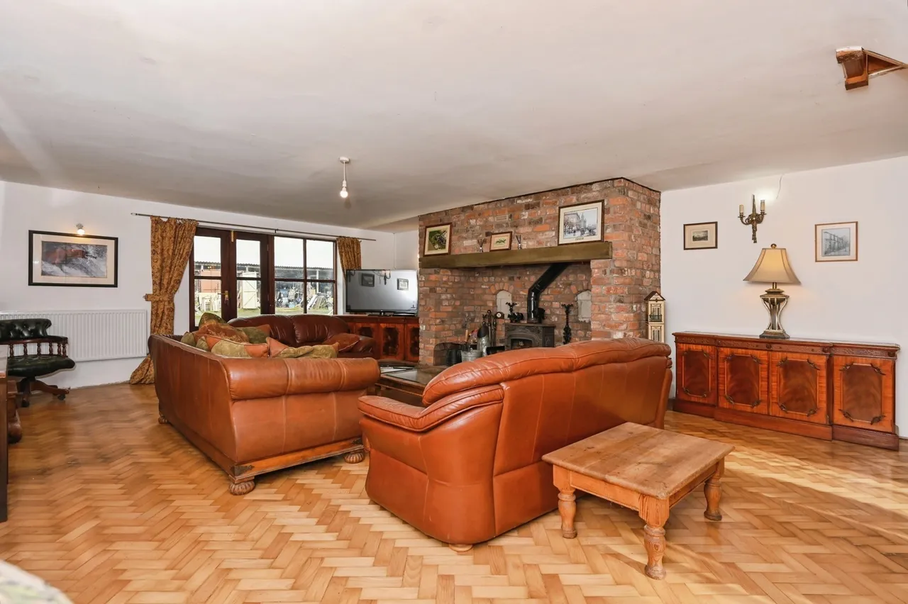 Hall Lane, Burtonwood, Warrington, Cheshire, WA5, photo 8