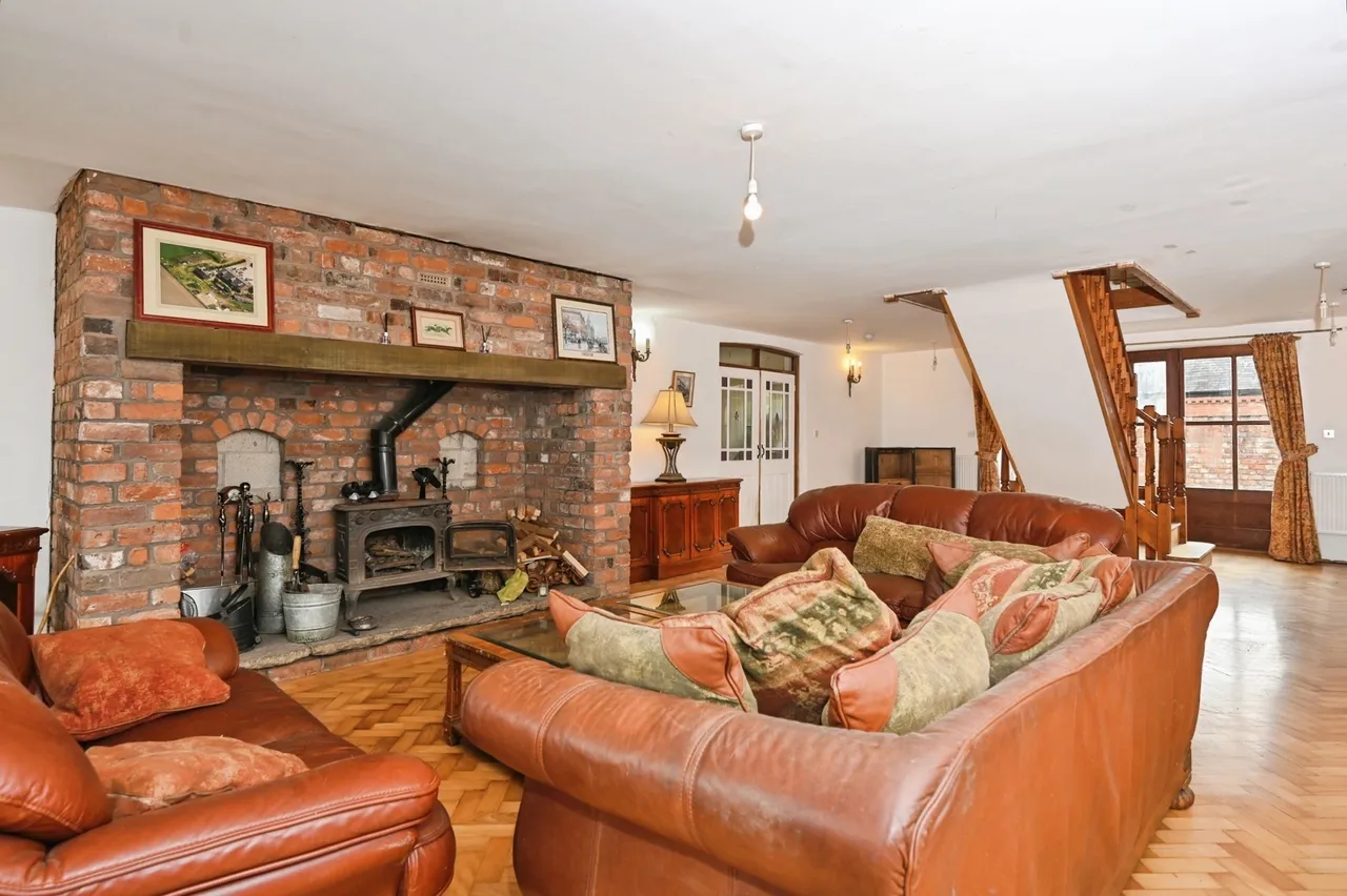 Hall Lane, Burtonwood, Warrington, Cheshire, WA5, photo 6