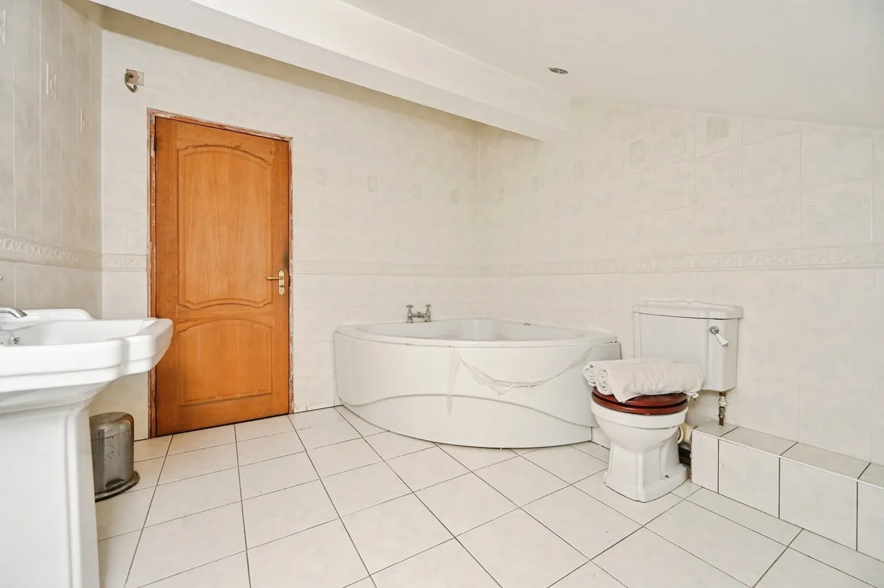 Hall Lane, Burtonwood, Warrington, Cheshire, WA5, photo 31