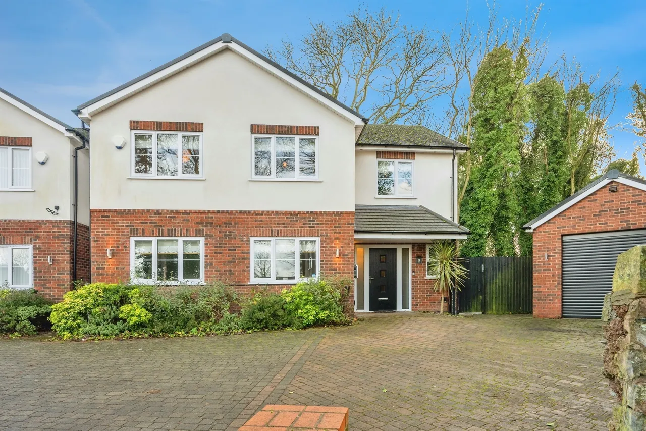 St. Marys Close, Sedgley, DY3, photo 2