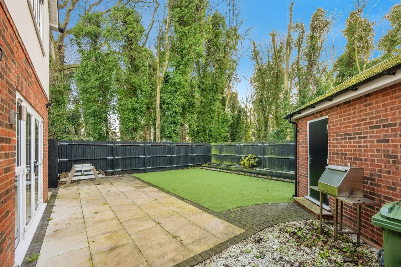 St. Marys Close, Sedgley, DY3, photo 23