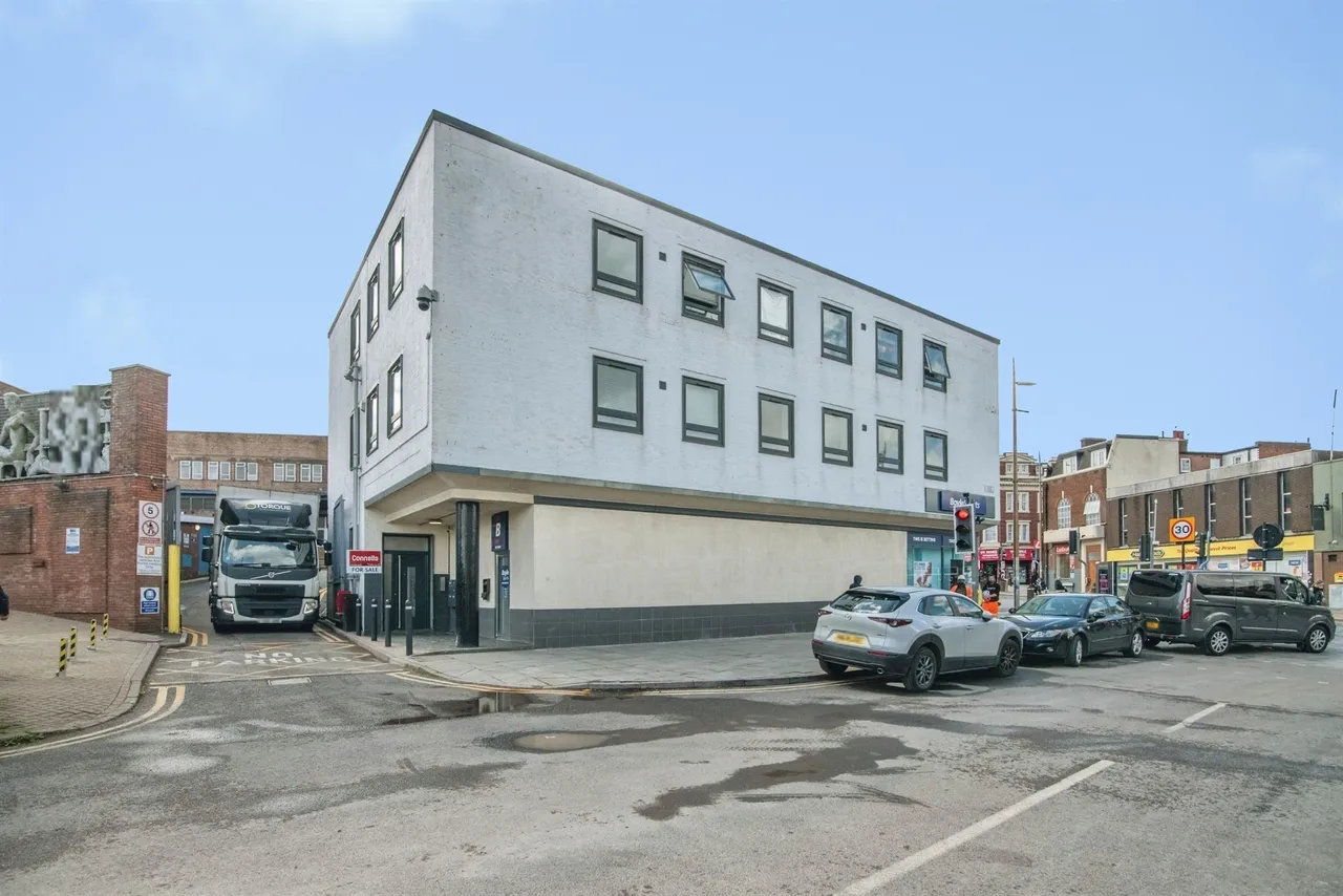1 bed flat for sale — Castle Street, Dudley