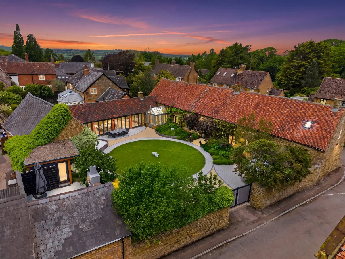 3 bed house for sale, The Orchard, Staverton, NN11