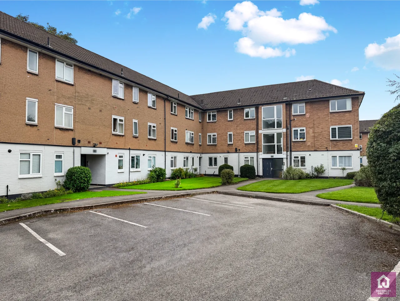 2 bed flat for sale, Abbots Court, Sale, M33