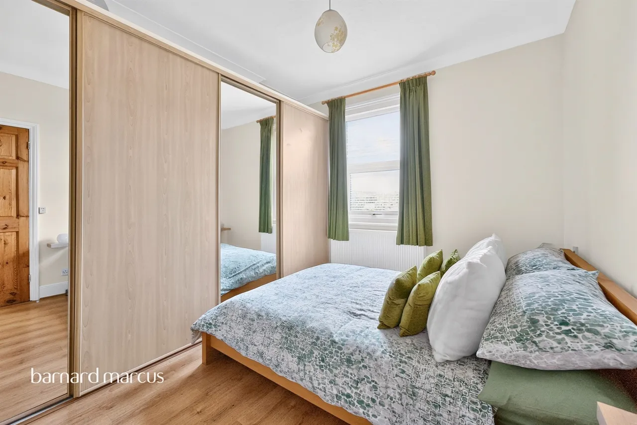 Oakleigh Road North, London, N20, photo 10