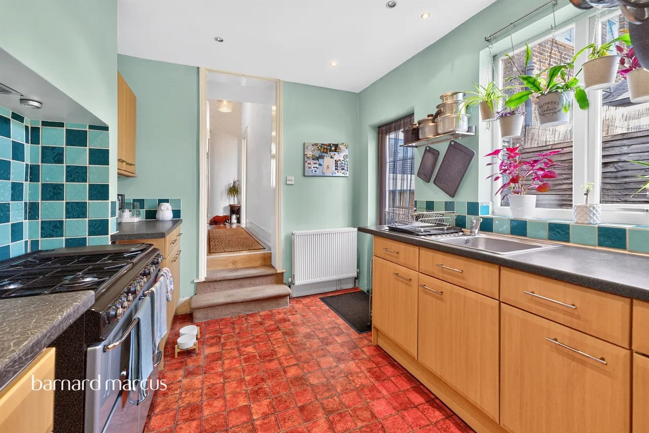 Oakleigh Road North, London, N20, photo 6