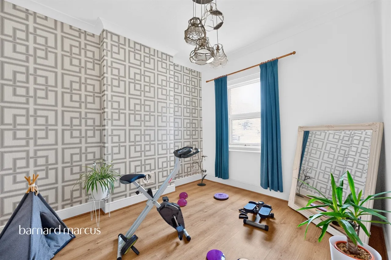 Oakleigh Road North, London, N20, photo 8