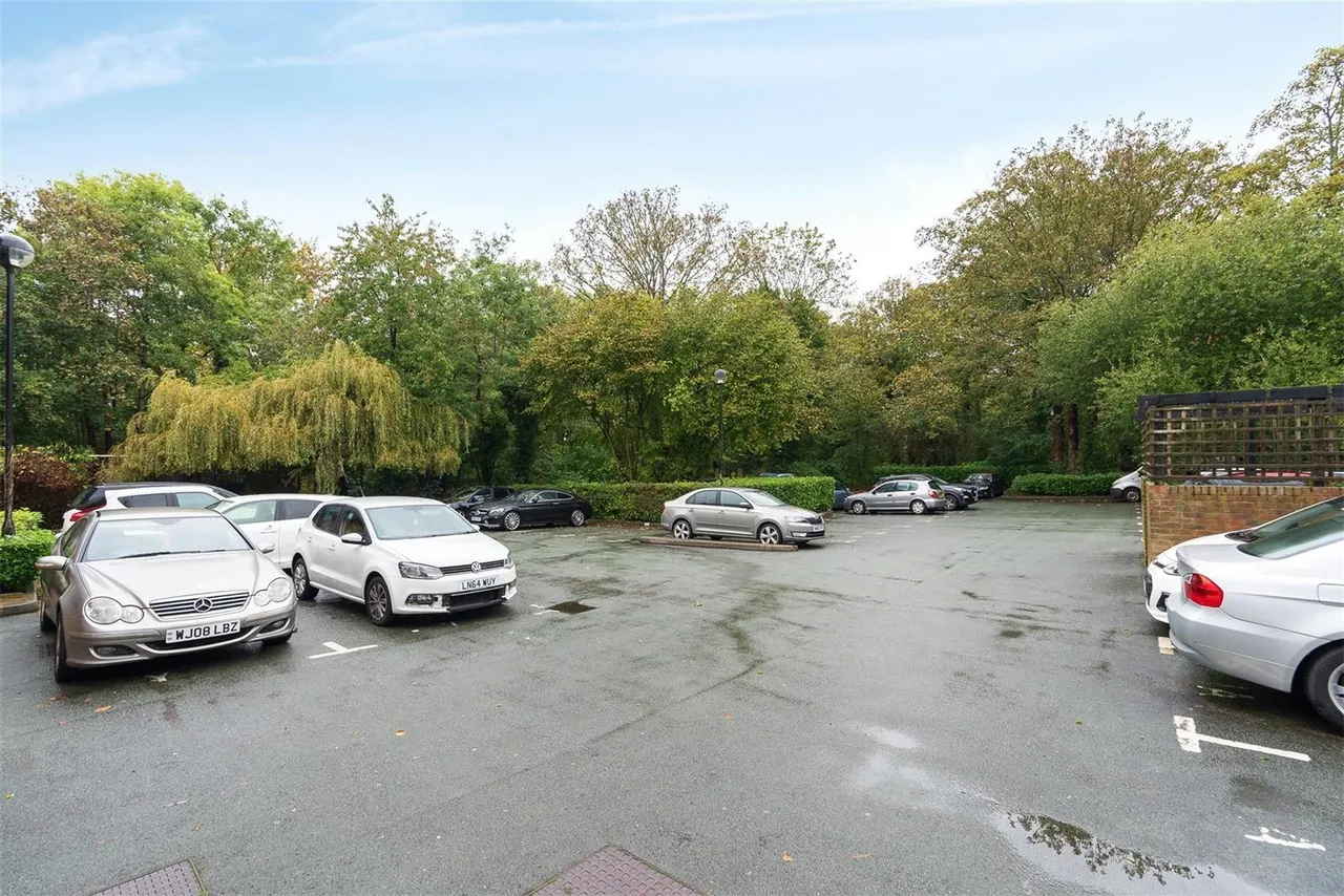 Thorney Mill Road, West Drayton, UB7, photo 12