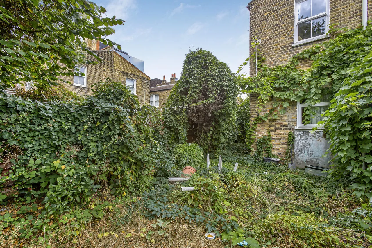 Dornton Road, London, photo 29