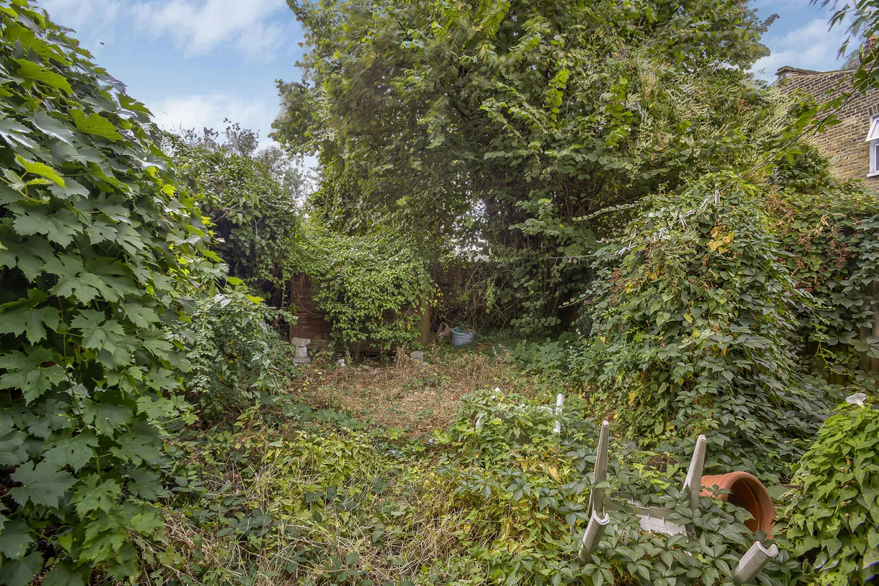 Dornton Road, London, photo 11