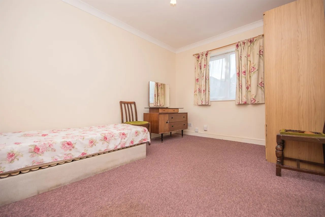 Queen Street, Kettering, NN14, photo 8