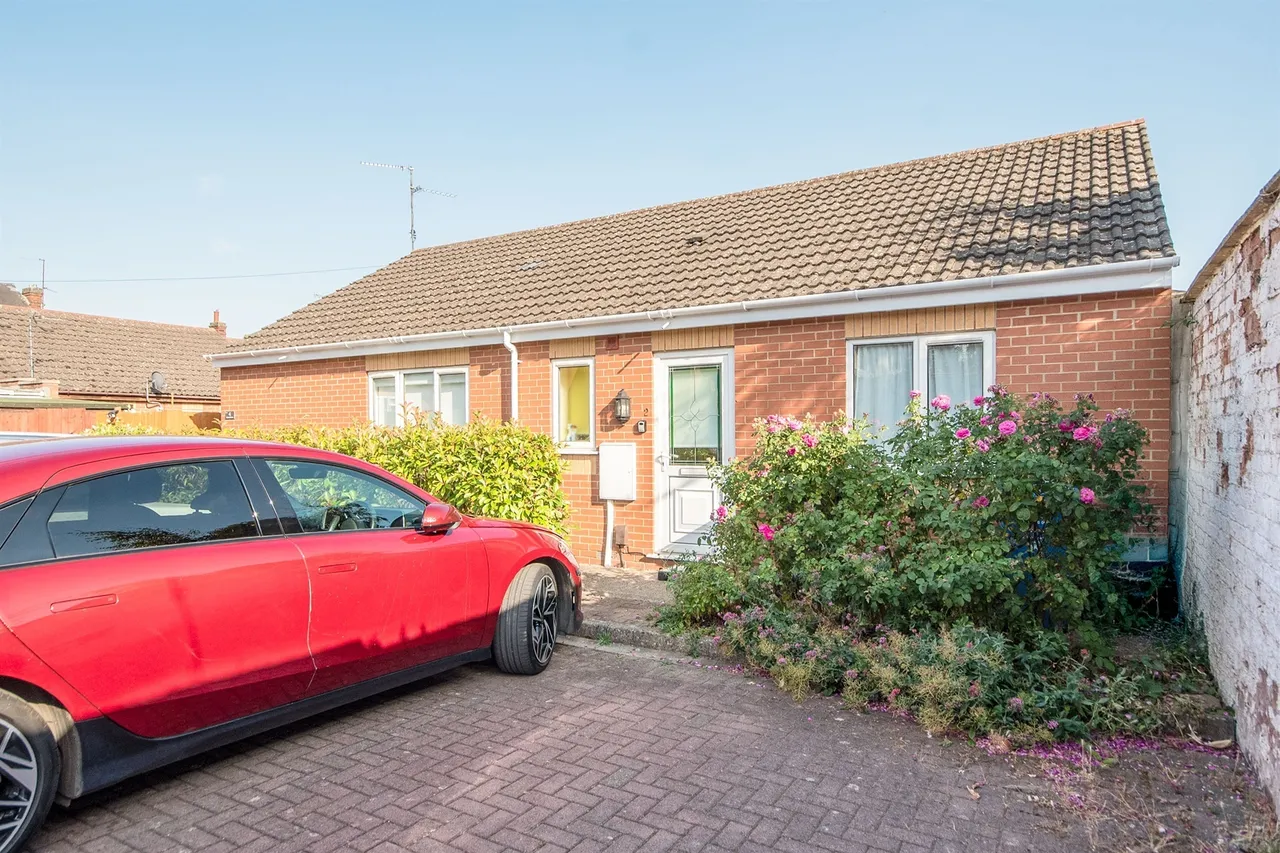 1 bed house for sale, Queen Street, Kettering, NN14