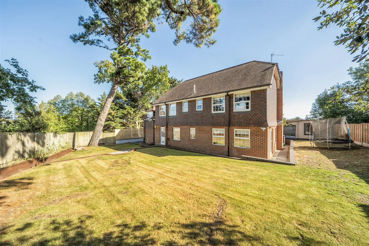 Giles Close, Fareham, photo 10