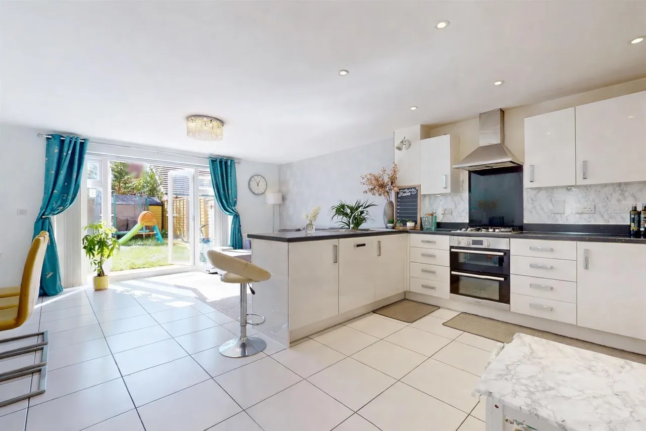 Simford Way, Whitehouse, photo 4