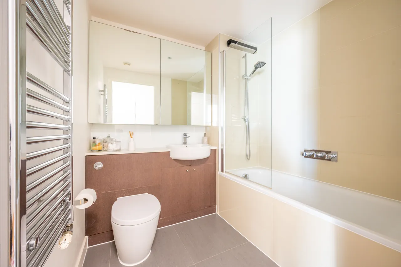 Flat 45, Samphire Heights, 24 Napa Close, London, photo 9