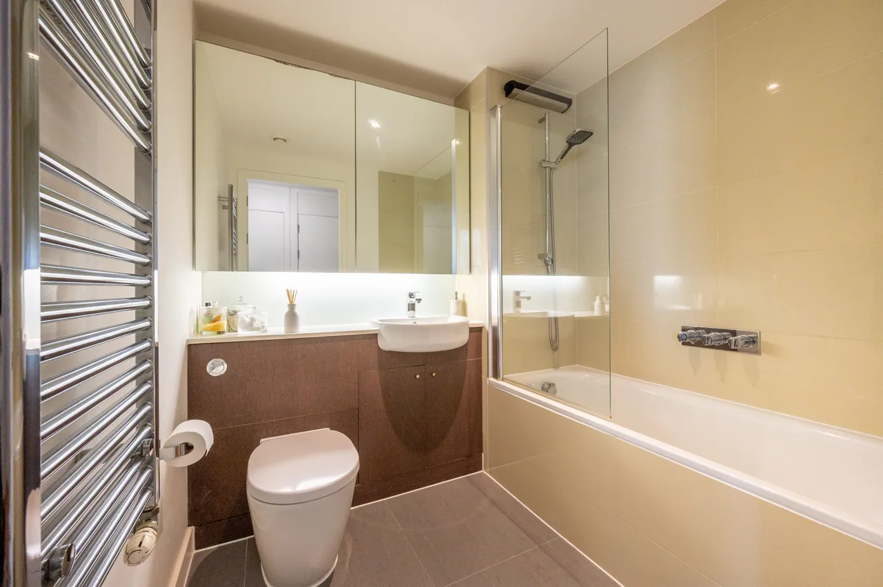 Flat 45, Samphire Heights, 24 Napa Close, London, photo 11