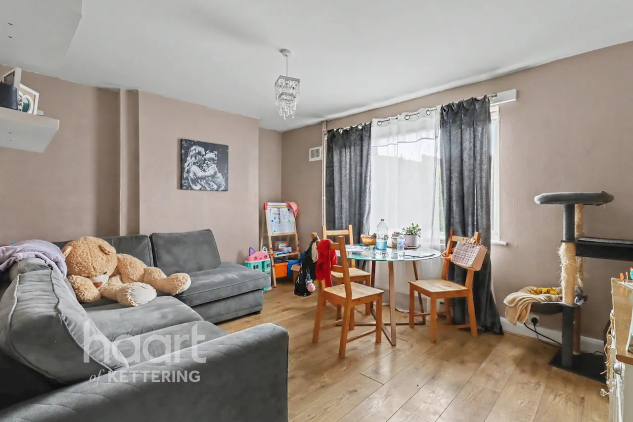 Gilchrist Avenue, Corby, NN17, photo 6