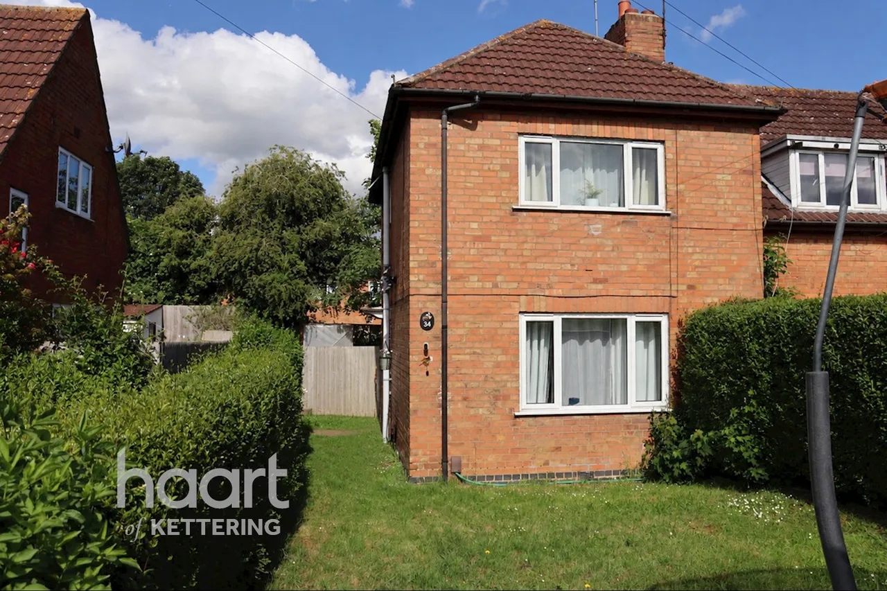 3 bed house for sale, Gilchrist Avenue, Corby, NN17