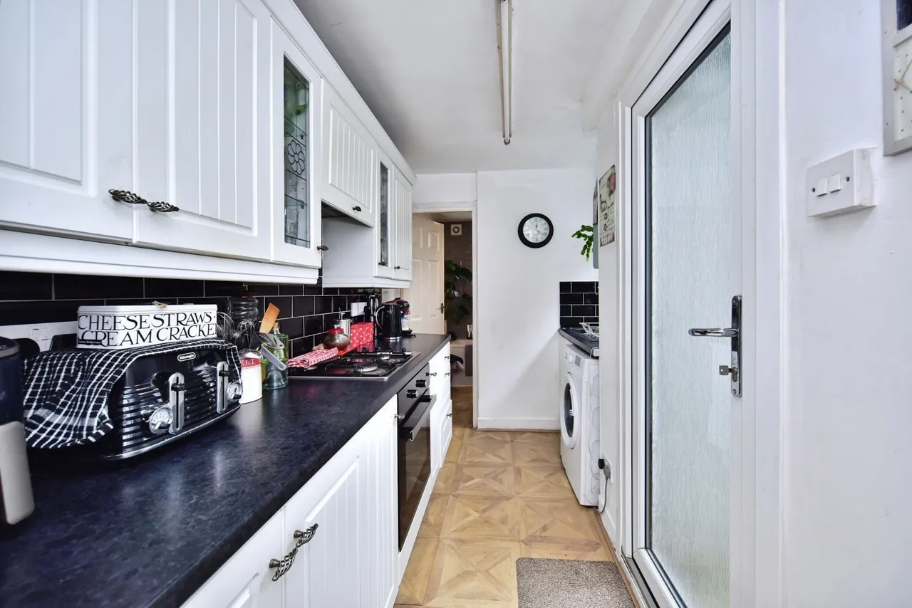 Luton Road, Chatham, ME4, photo 13
