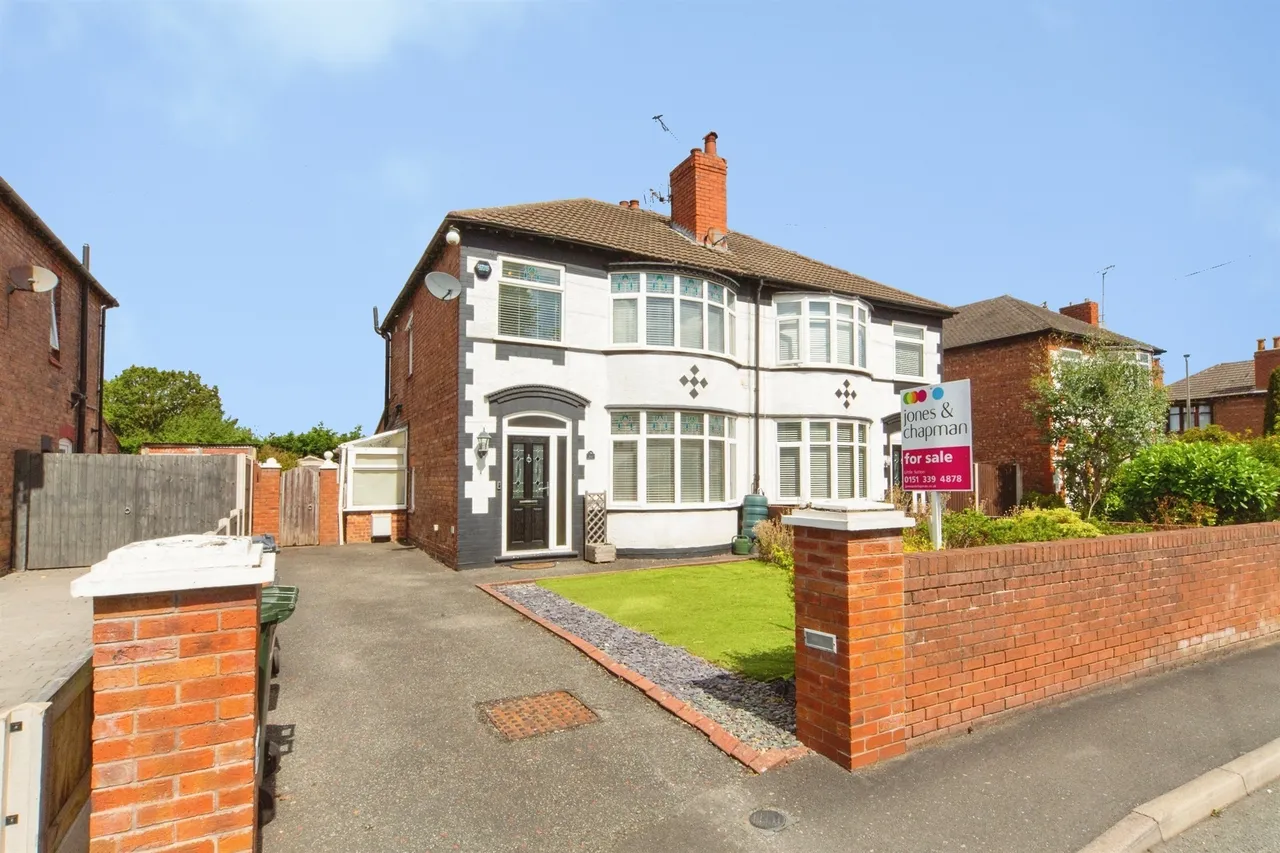 3 bed house for sale — Windsor Drive, Whitby, Ellesmere Port