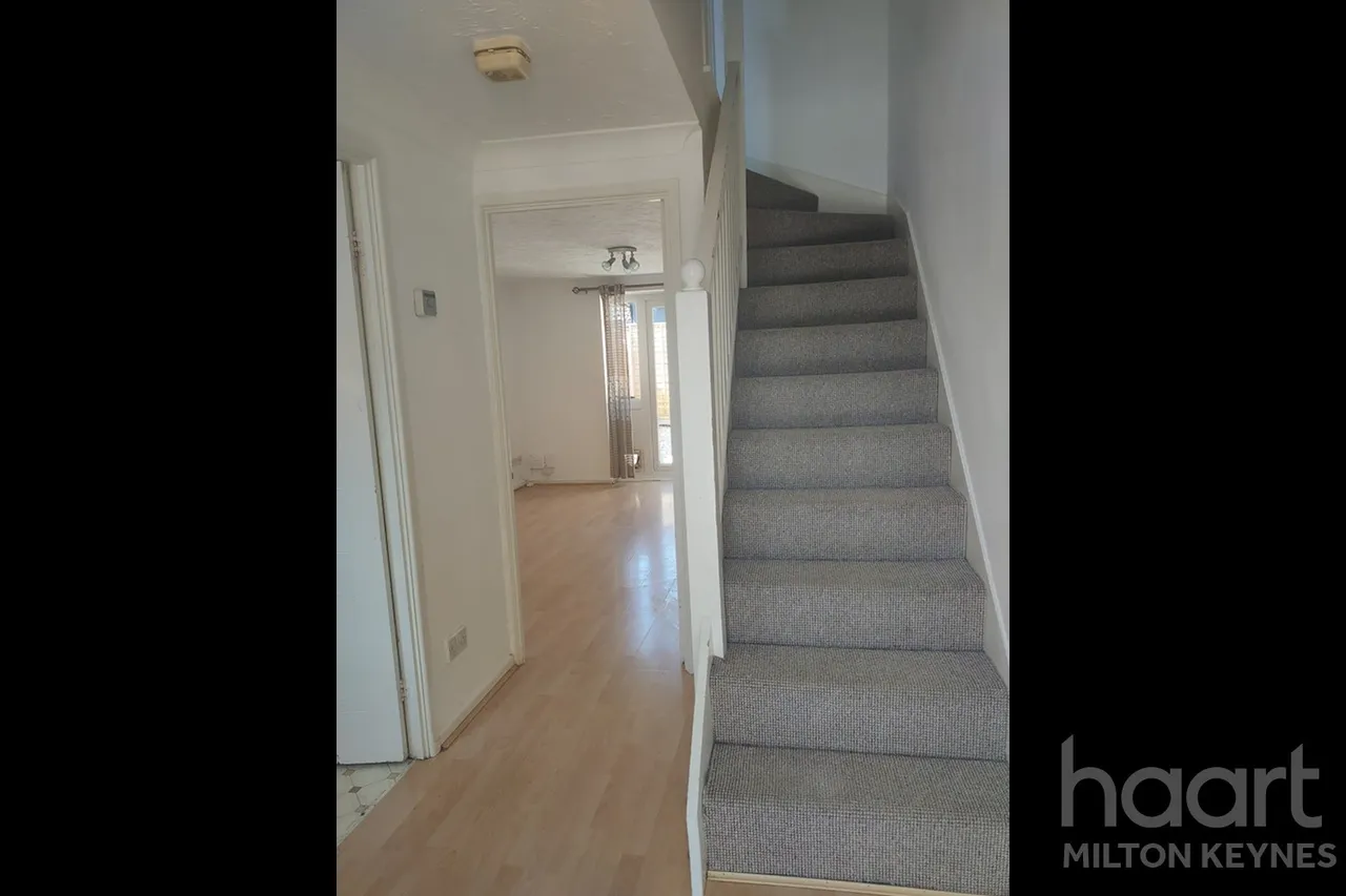 Bardsey Court, MK10, photo 2