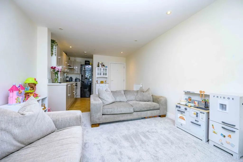 Bessemer Road, Welwyn Garden City AL7 1FU, photo 8