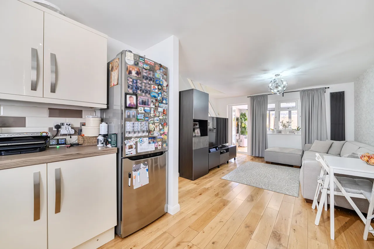 Immaculately presented family home in prime Hillingdon!, UB10, photo 20