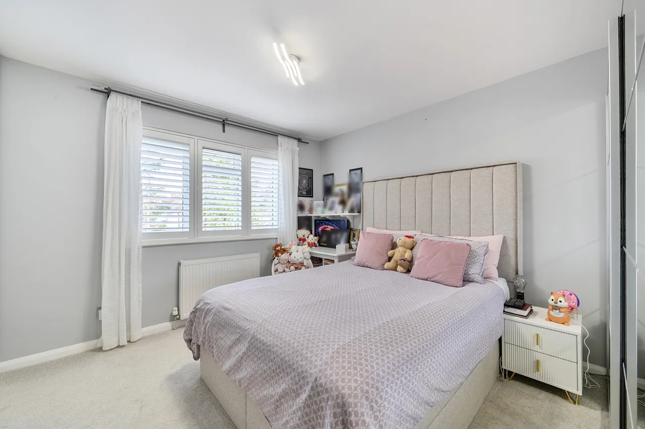 Immaculately presented family home in prime Hillingdon!, UB10, photo 14
