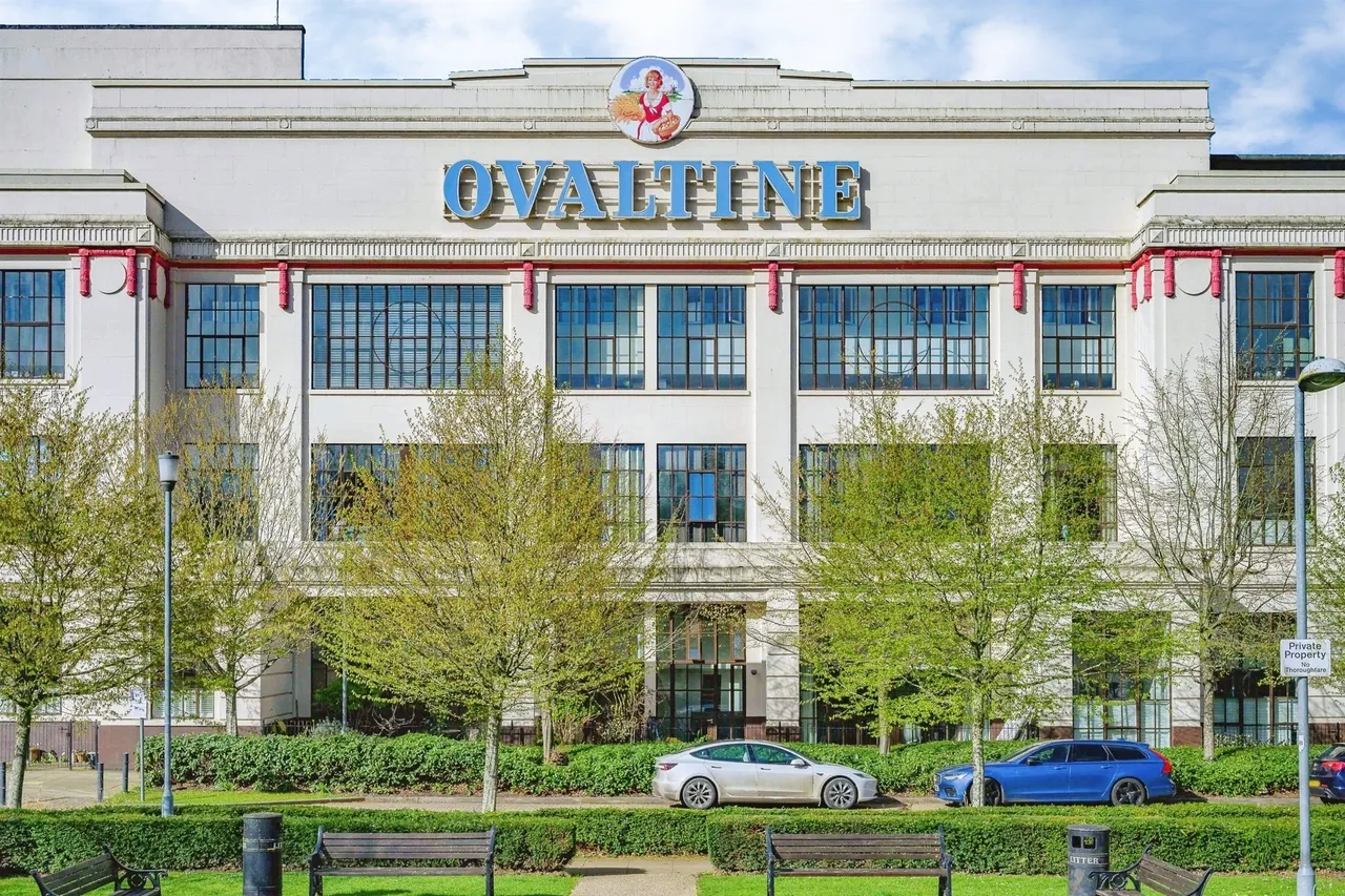 1 bed flat for sale — Ovaltine Drive, Kings Langley