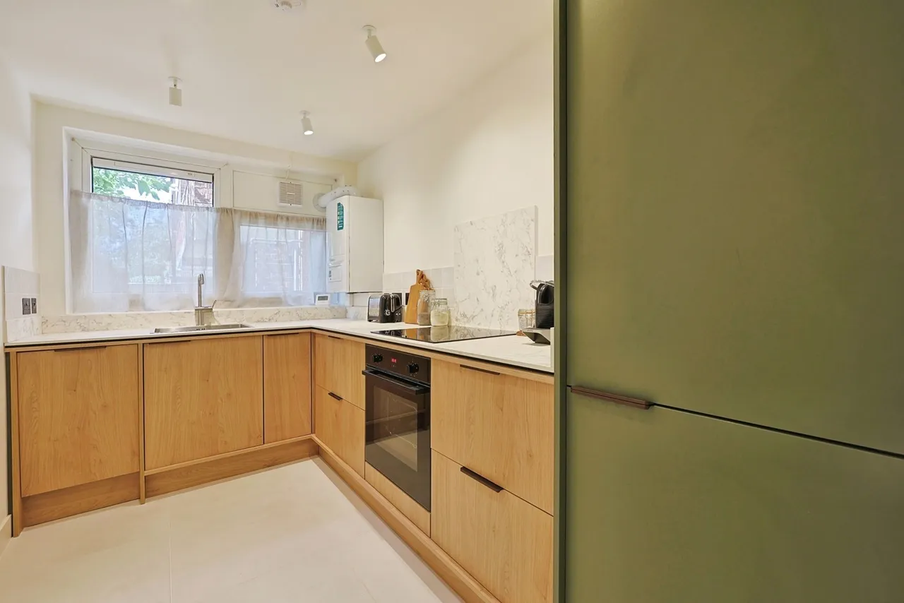 Bullen Street, London, SW11, photo 13