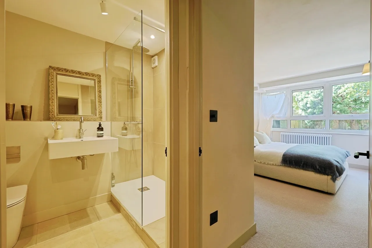 Bullen Street, London, SW11, photo 11