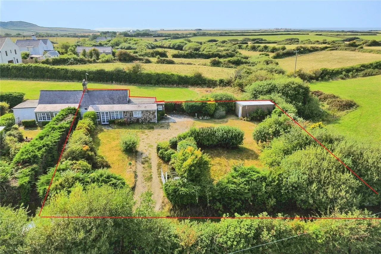 2 bed house for sale, Rhydlios, Rhoshirwaun, LL53