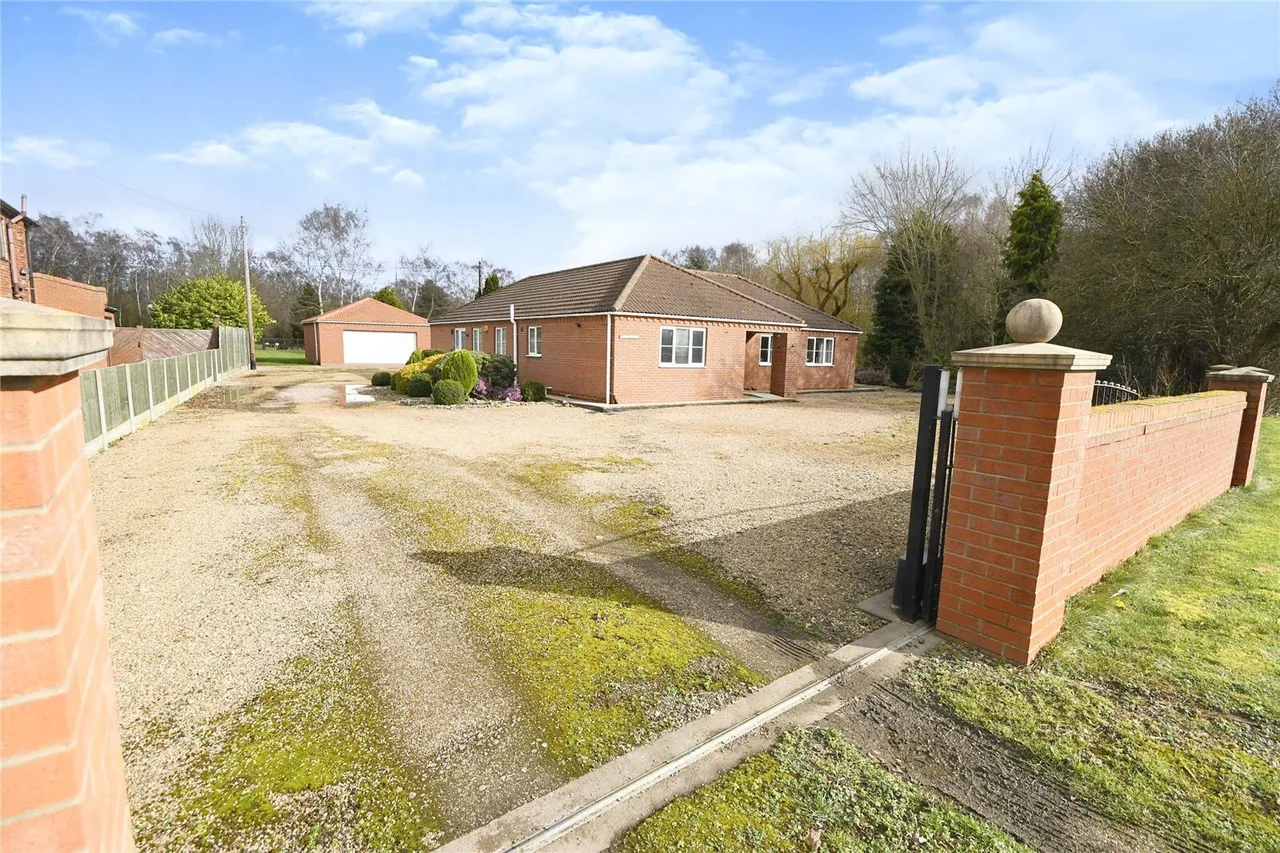 4 bed house for sale — Saxilby Road, Lincoln, Lincolnshire, LN1