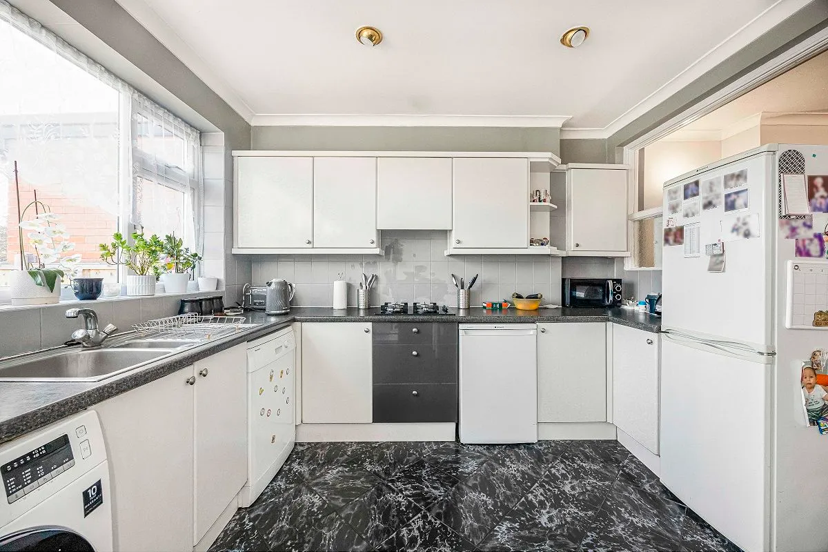 Bentley Drive, Ilford, Essex, IG2 6QD, photo 7